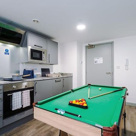 Stylish Central Apartment, Sleeps 4, Pool Table, Available For Long Term Stays ลิเวอร์พูล ภายนอก รูปภาพ