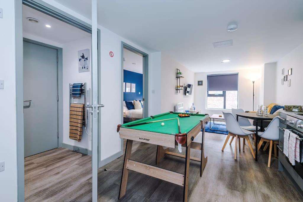 Stylish Central Apartment, Sleeps 4, Pool Table, Available For Long Term Stays ลิเวอร์พูล ภายนอก รูปภาพ